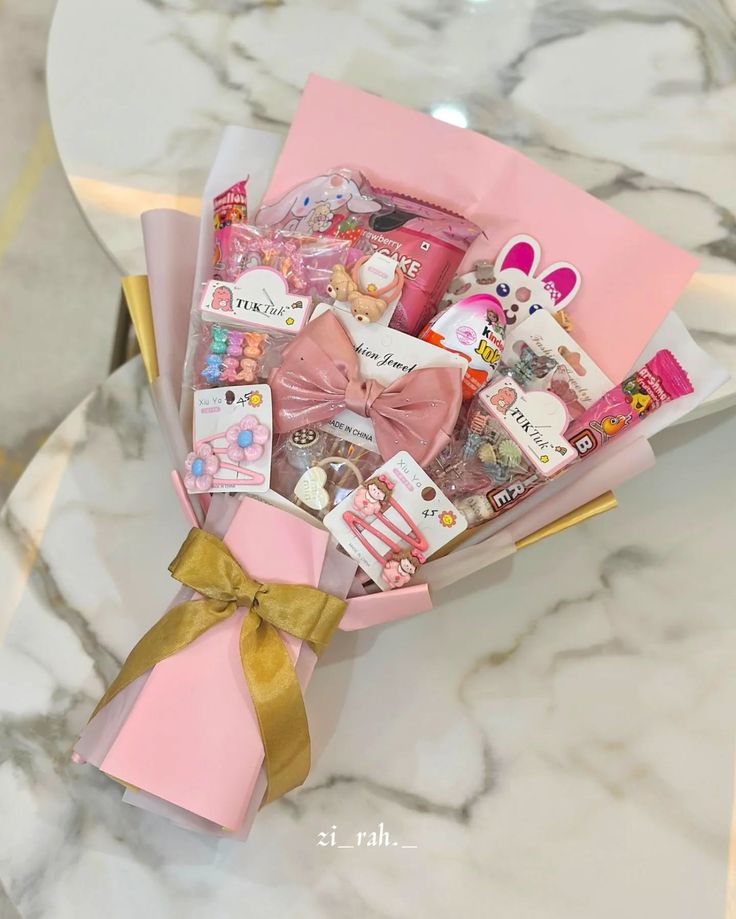 CUSTOMIZED GIFIT FOR GIRLS